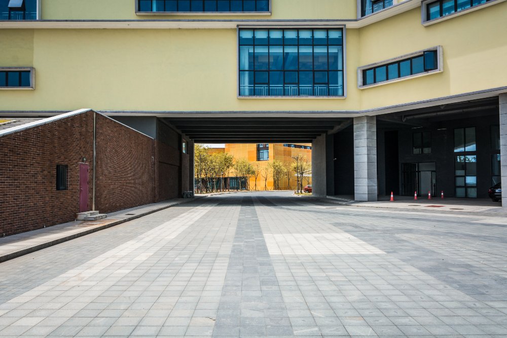 Welcoming Apartment with Covered Parking